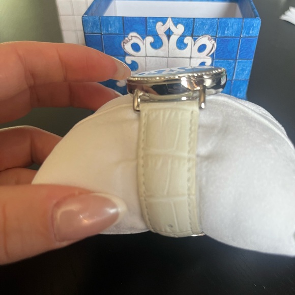 Capri Watch - Picture 6 of 6